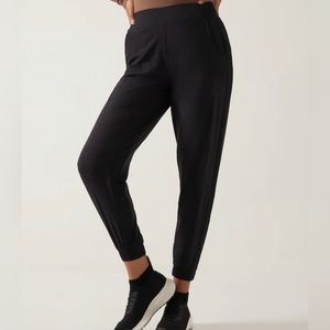 NEW- Athleta Brooklyn Jogger Black. Size 24